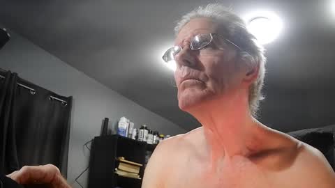 Snapshot of fantasyresort chatting on 02.03.25 fantasyresort online show from 02.03.25