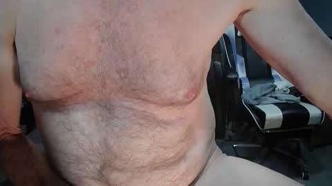 Snapshot of fantasyresort chatting on 02.18.25 fantasyresort online show from 02.18.25