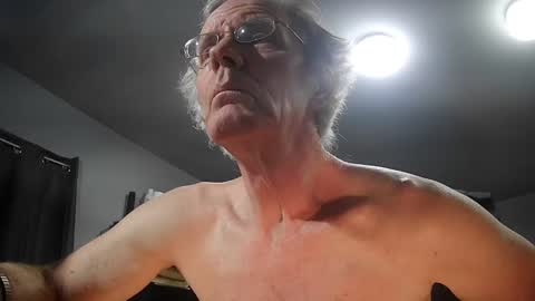 Snapshot of fantasyresort chatting on 02.24.25 fantasyresort online show from 02.24.25