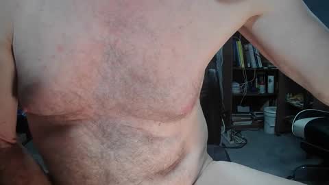 Snapshot of fantasyresort chatting on 02.28.25 fantasyresort online show from 02.28.25