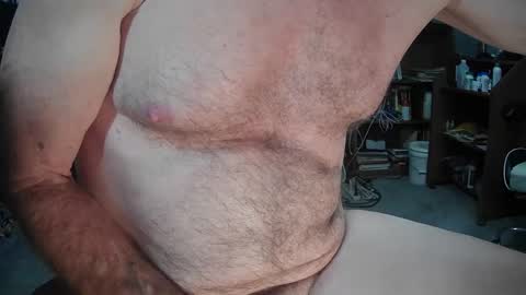 Snapshot of fantasyresort chatting on 03.01.25 fantasyresort online show from 03.01.25