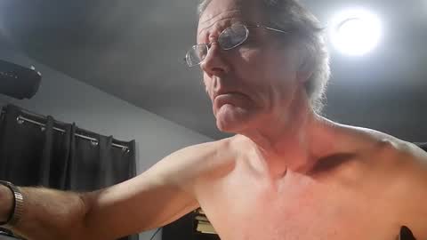 Snapshot of fantasyresort chatting on 03.02.25 fantasyresort online show from 03.02.25