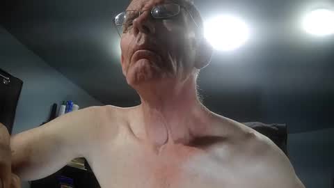 Snapshot of fantasyresort chatting on 10.08.25 fantasyresort online show from 10.08.25