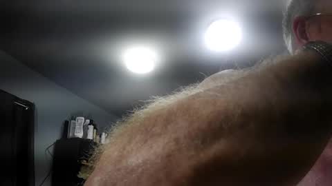 Snapshot of fantasyresort chatting on 10.28.25 fantasyresort online show from 10.28.25