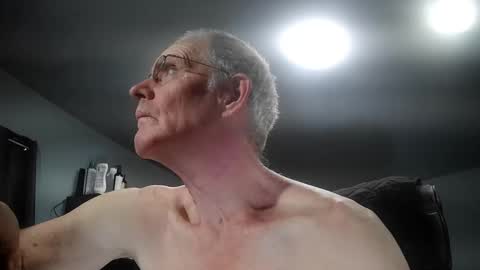 Snapshot of fantasyresort chatting on 11.01.25 fantasyresort online show from 11.01.25