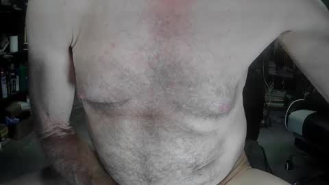 Snapshot of fantasyresort chatting on 11.25.25 fantasyresort online show from 11.25.25