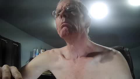 Snapshot of fantasyresort chatting on 12.02.25 fantasyresort online show from 12.02.25