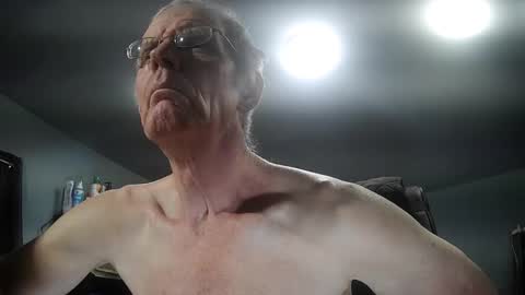 Snapshot of fantasyresort chatting on 12.03.25 fantasyresort online show from 12.03.25