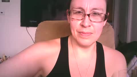 Snapshot of fapqueenc17 chatting on 12.23.24 Scarlett online show from 12.23.24