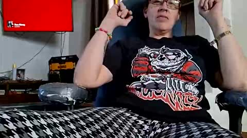 Snapshot of fapqueenc17 chatting on 10.26.25 Scarlett online show from 10.26.25