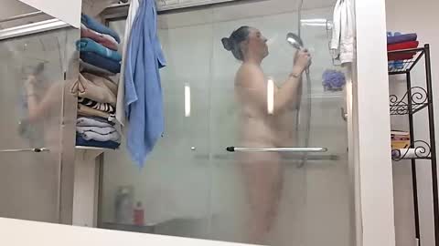 Snapshot of fapqueenc17 chatting on 11.30.25 Scarlett online show from 11.30.25