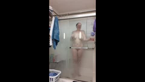 Snapshot of fapqueenc17 chatting on 12.05.25 Scarlett online show from 12.05.25