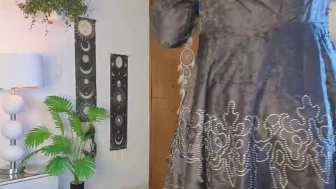 Farah online show from 12.04.25