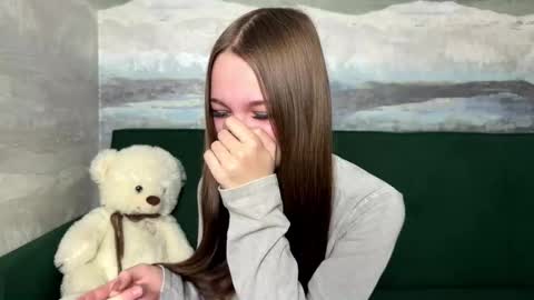 Anna Scovich online show from 11.06.25