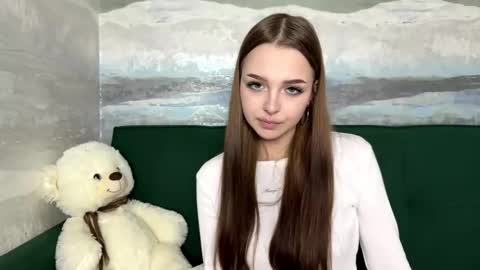 Anna Scovich online show from 11.22.25