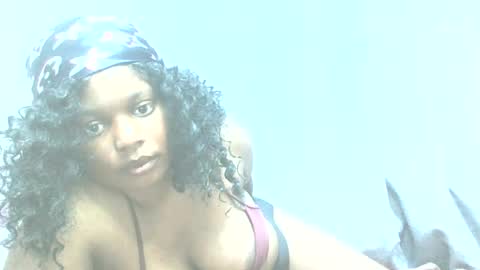 Snapshot of farzanas chatting on 06.19.26 farzanas online show from 06.19.26