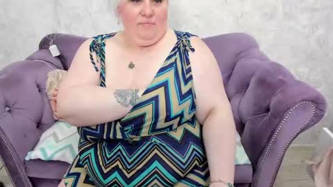 Snapshot of fashiona chatting on 01.28.25 fashiona online show from 01.28.25