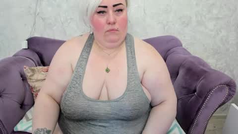 Snapshot of fashiona chatting on 02.15.25 fashiona online show from 02.15.25