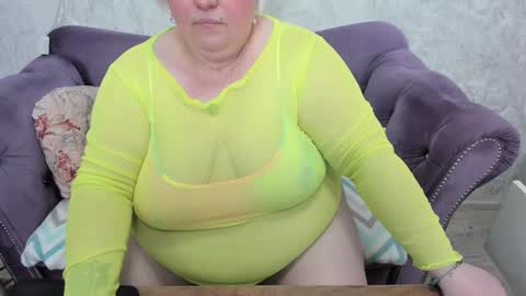 Snapshot of fashiona chatting on 02.22.25 fashiona online show from 02.22.25