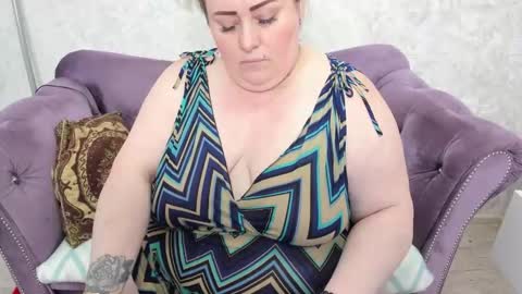 Snapshot of fashiona chatting on 09.11.25 fashiona online show from 09.11.25