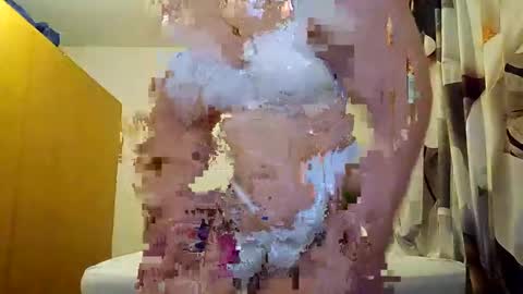 AyleenV online show from 10.20.25
