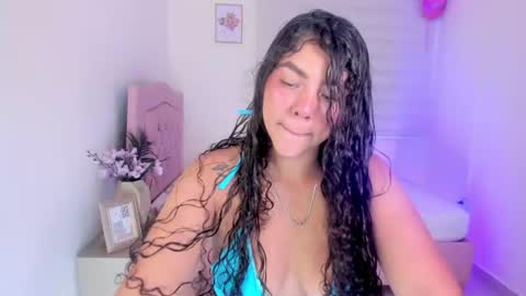 Snapshot of fatima_senghor chatting on 06.15.26 Zoe online show from 06.15.26