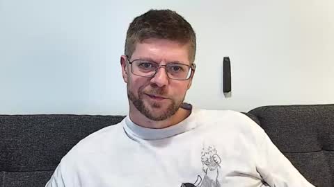 Snapshot of fattenmenow chatting on 12.20.25 fattenmenow online show from 12.20.25