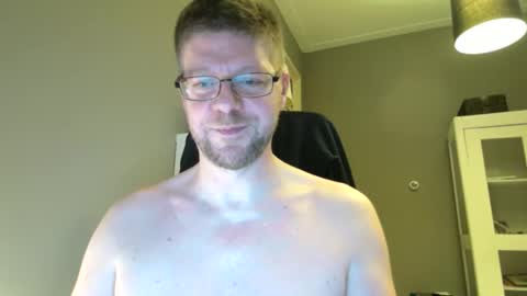 Snapshot of fattenmenow chatting on 01.18.26 fattenmenow online show from 01.18.26