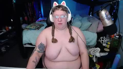 Snapshot of fatveronica chatting on 02.20.25 FatVeronica online show from 02.20.25