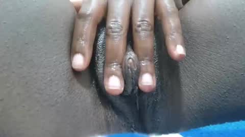 Snapshot of fayrie1 chatting on 11.13.25 fayrie1 online show from 11.13.25