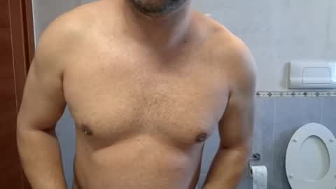 Snapshot of fede2985 chatting on 01.01.25 Fede online show from 01.01.25