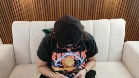 Feelena online show from 02.17.26