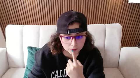 Feelena online show from 03.03.26