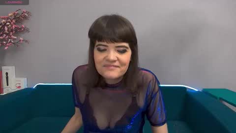 Laura online show from 10.02.25