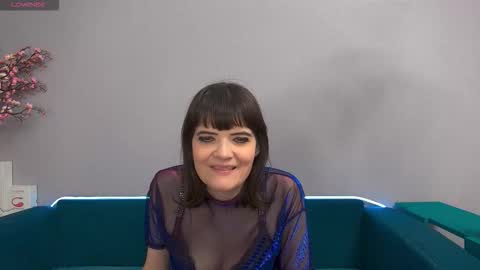 Laura online show from 10.05.25