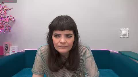 Laura online show from 07.04.26