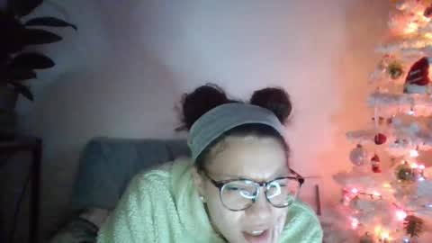 Snapshot of feetnymph chatting on 01.13.25 Soley online show from 01.13.25