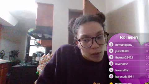 Snapshot of feetnymph chatting on 01.15.25 Soley online show from 01.15.25