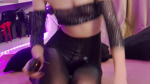 FeetVibe online show from 10.10.25