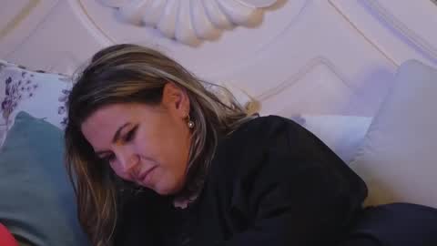 FeliciaKrige online show from 02.16.25