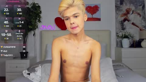 Snapshot of felix_rey chatting on 02.15.25 Felix online show from 02.15.25