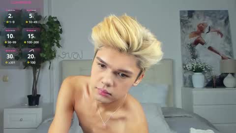 Snapshot of felix_rey chatting on 03.11.25 Felix online show from 03.11.25