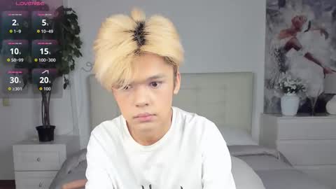 Snapshot of felix_rey chatting on 09.15.25 Felix online show from 09.15.25