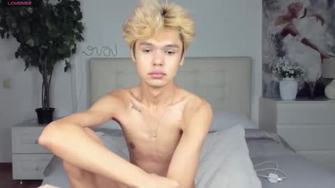 Snapshot of felix_rey chatting on 09.18.25 Felix online show from 09.18.25