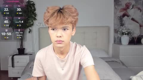 Snapshot of felix_rey chatting on 09.28.25 Felix online show from 09.28.25