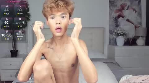 Snapshot of felix_rey chatting on 10.03.25 Felix online show from 10.03.25