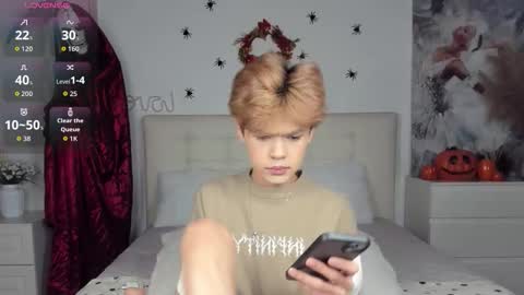 Snapshot of felix_rey chatting on 10.15.25 Felix online show from 10.15.25