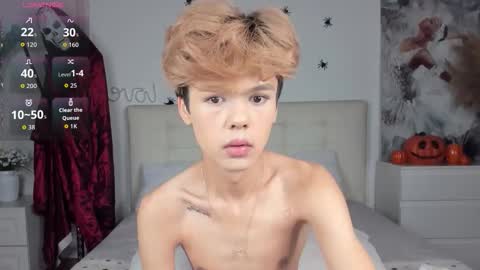 Snapshot of felix_rey chatting on 10.26.25 Felix online show from 10.26.25