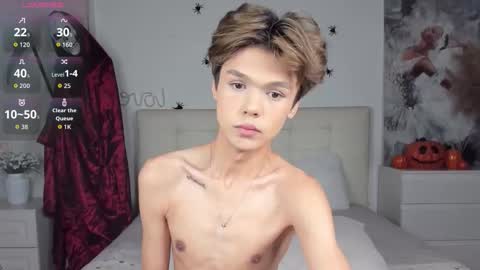 Snapshot of felix_rey chatting on 10.29.25 Felix online show from 10.29.25