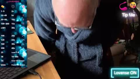 Snapshot of fellainsp8 chatting on 10.15.25 Adam online show from 10.15.25